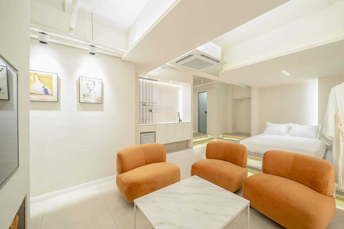 mo 202(Family Room) | 1 yatak odası, kaliteli yatak takımı, ayrı ayrı dekore edilmiş