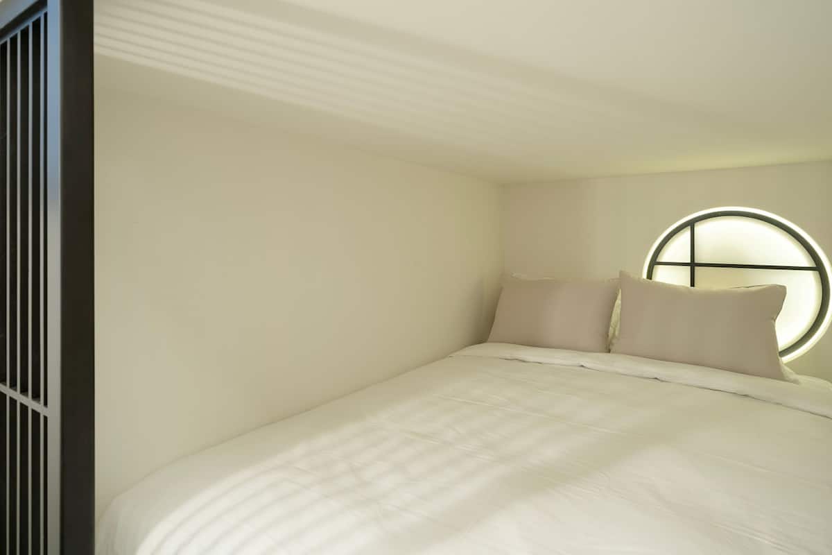 Family Oda (404) | 1 yatak odası, kaliteli yatak takımı, ayrı ayrı dekore edilmiş