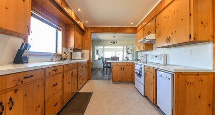 180 Water views + patios!