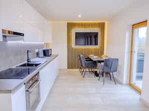 Fridge, microwave, oven, dishwasher