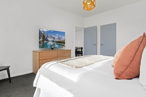 5 habitaciones, escritorio, tabla de planchar con plancha y wifi gratis