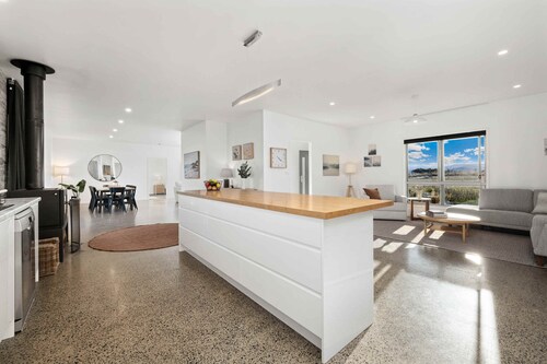 Sugarloaf Lodge - your deluxe rental home that is just 15 minutes from Jindabyne