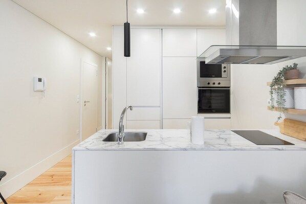 Fridge, microwave, oven, dishwasher