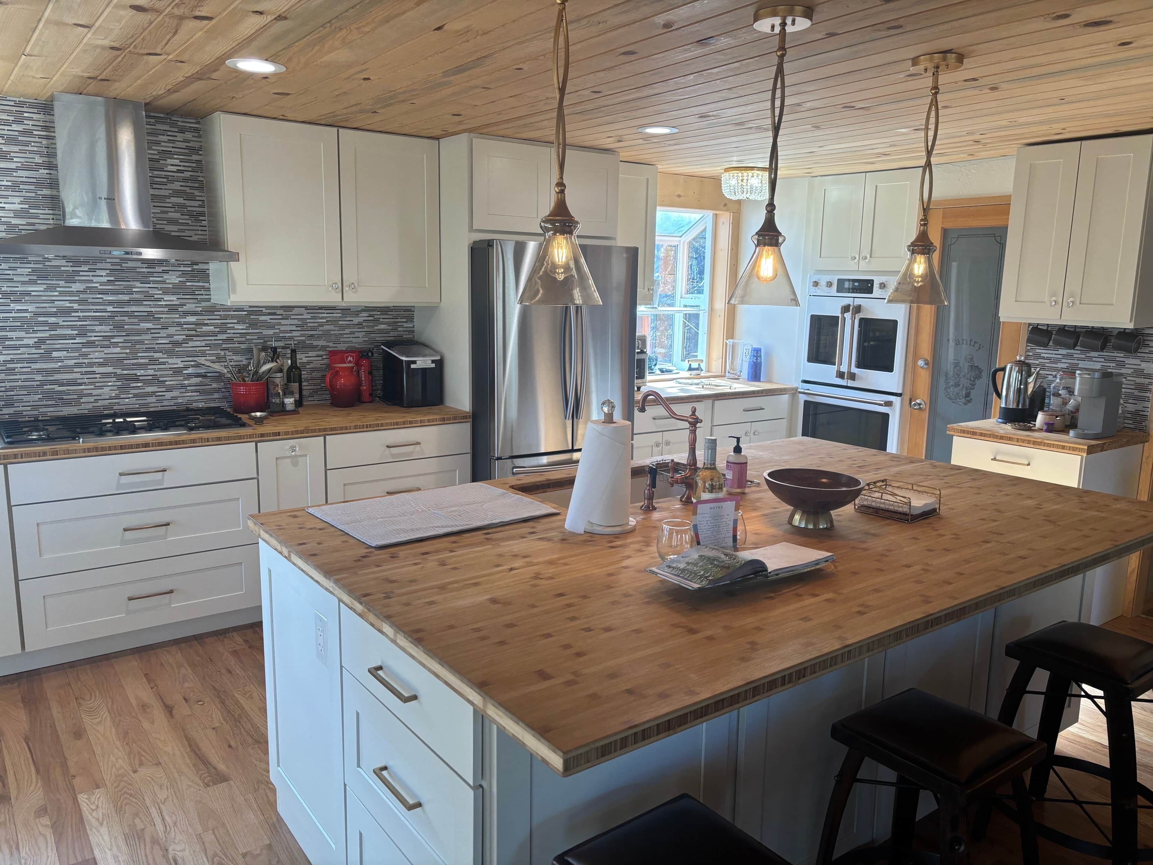 Réfrigérateur, four, plaque de cuisson, lave-vaisselle