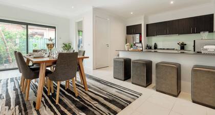 Contemporary townhouse near Flemington Racecourse