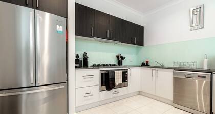 VAQUAY Contempo In Flemington | Luxury Chic City Fringe Townhouse In Cul De Sac