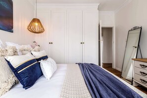 2 dormitorios, tabla de planchar con plancha, wifi gratis y ropa de cama