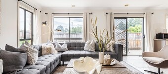 Provincial 4BR Family Retreat Near Train & Shops