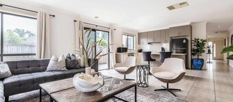 Provincial 4BR Family Retreat Near Train & Shops