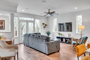 تلفزيون، مكتب