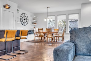 Dining - East Nash•3mi to DT•Rooftop•Hot Tub•Walk 2 Bars (Nashville)