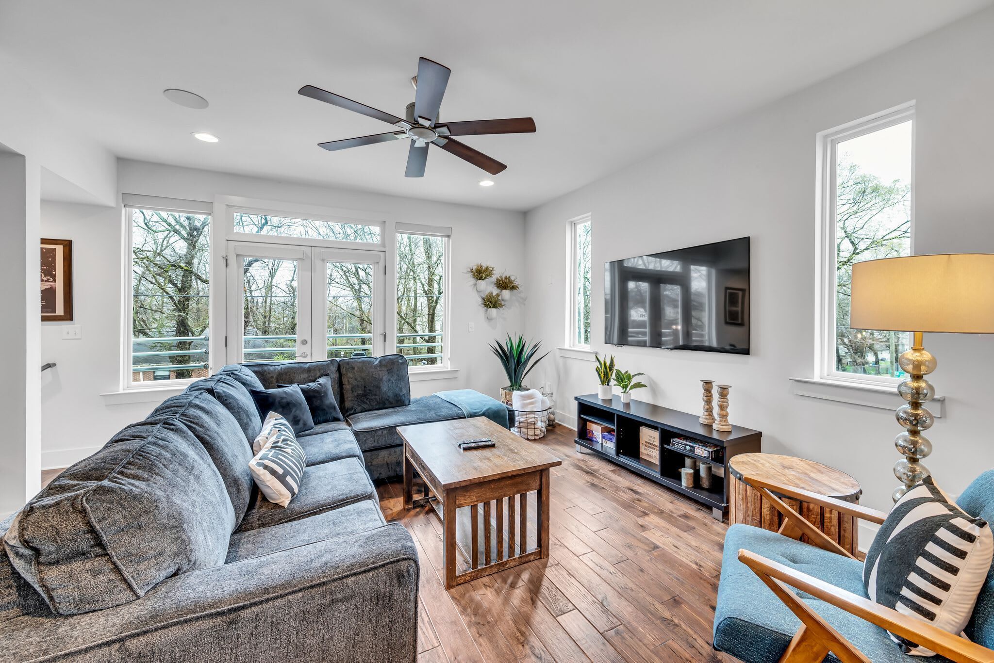 テレビ、書斎 / ワークスペース