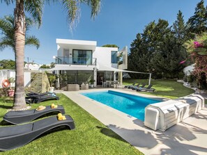 Beheizter Pool