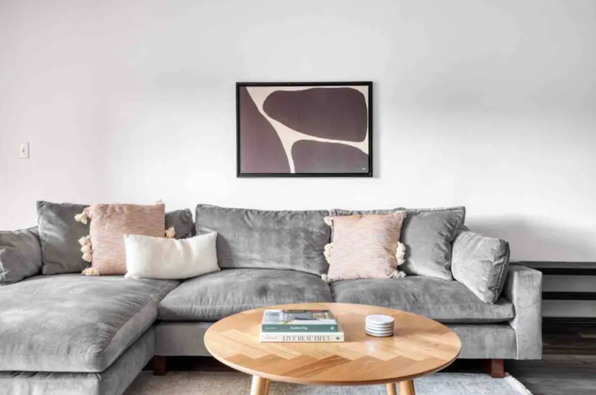 Modern Charming 3-bedroom apartment 15 mins to NYC!