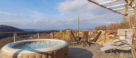 Bain à remous extérieur