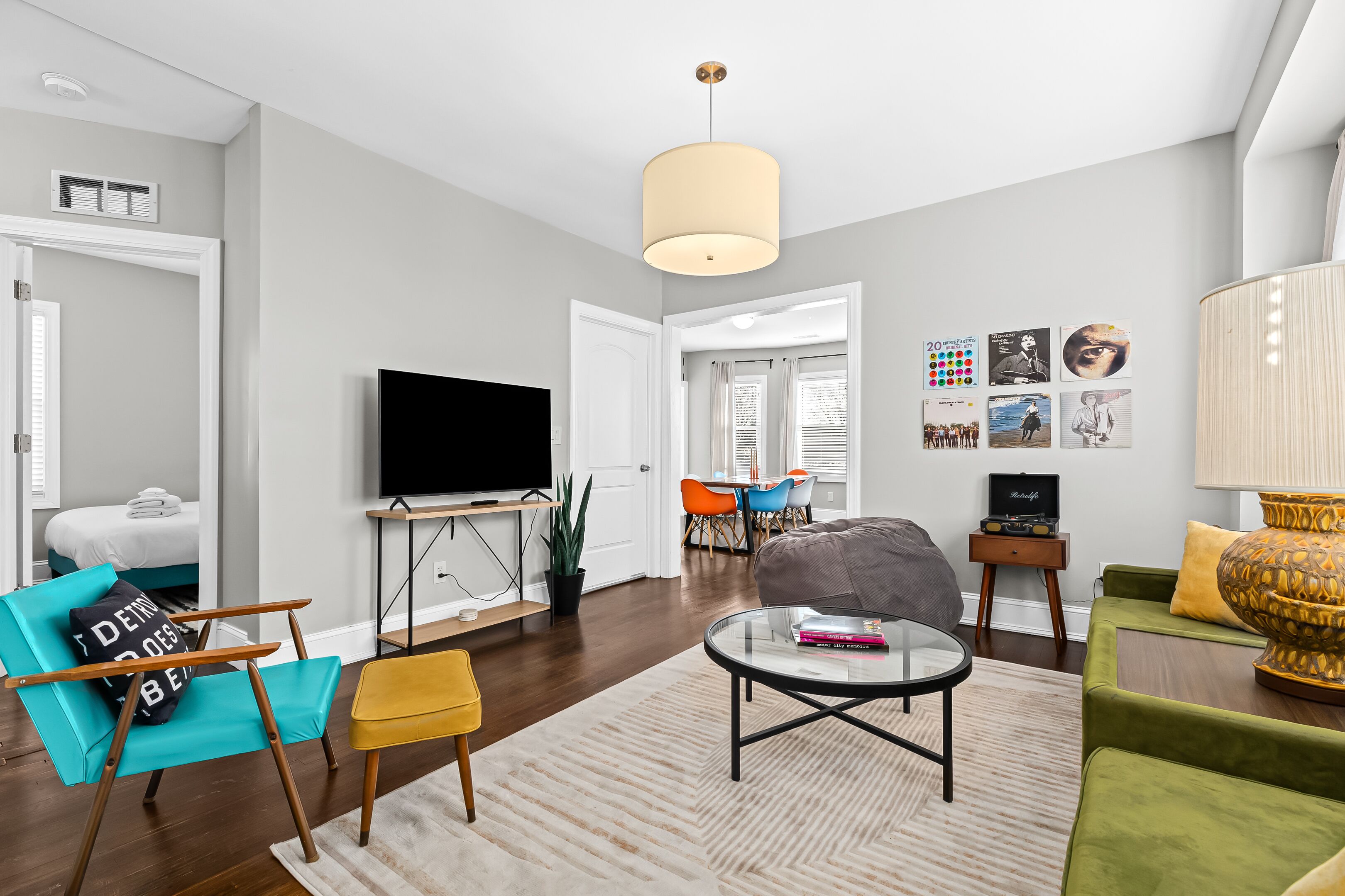 Centrally Located, Spacious and Stylish! Parking! 
