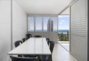 Dining - Luxury Broadbeach Apartment with Ocean Views (Broadbeach)