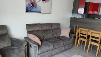 Fernseher, DVD-Player, Stereoanlage