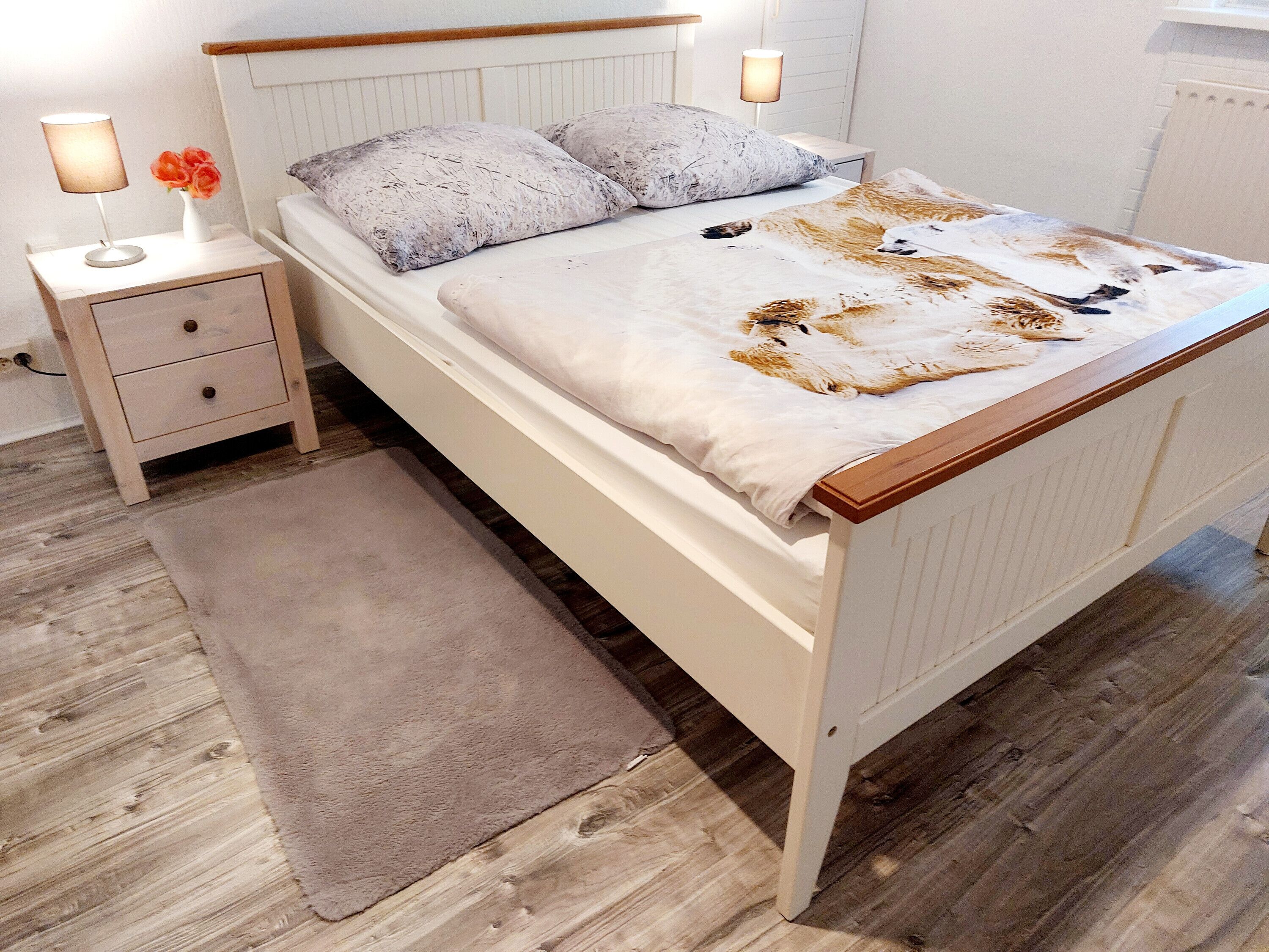 4 bedrooms, iron/ironing board, bed sheets