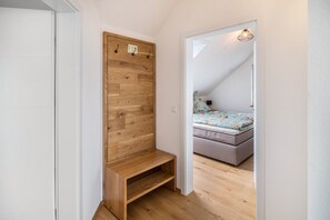 1 bedroom, free WiFi, bed sheets - Apartment 'View to Säntis' with Mountain View, Balcony and Wi-Fi (Horgenzell)