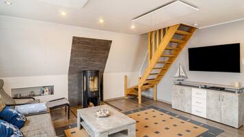 TV, fireplace, ping pong