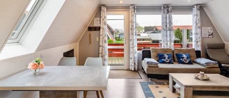 TV, fireplace, table tennis