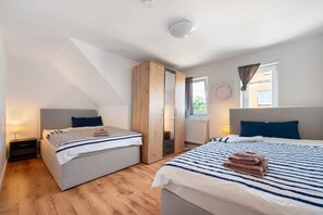 5 bedrooms, free WiFi, bed sheets, wheelchair access - Holiday Home 'Ferienhaus Oase Balje' with Private Pool, Private Terrace and Wi-Fi (Balje)