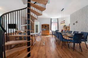 Dining - Holiday Home 'Ferienhaus Oase Balje' with Private Pool, Private Terrace and Wi-Fi (Balje)