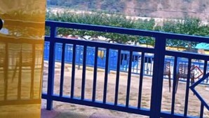 A balcony with a view of a mountainous landscape. - Rudra Adventures (Narendranagar)