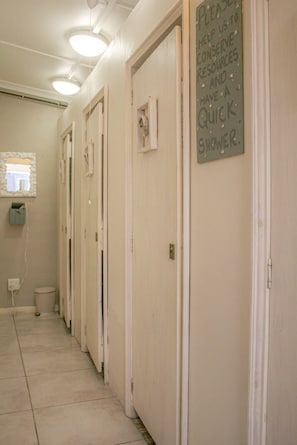 Dortoir Partagé, 3 chambres, accessible aux personnes à mobilité réduite, fumeurs | Intérieur