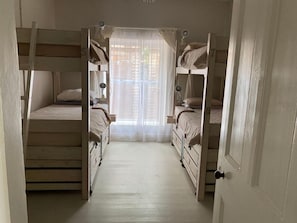 Yhteismajoitus, 3 makuuhuonetta, esteetön, tupakointi sallittu | 3 makuuhuonetta