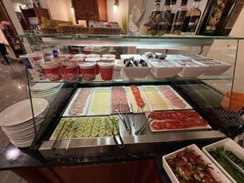 Desayuno buffet todos los días (con cargo)