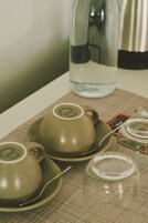 Quarto superior | Escrivaninha, espaço de trabalho para notebook, cortinas blackout