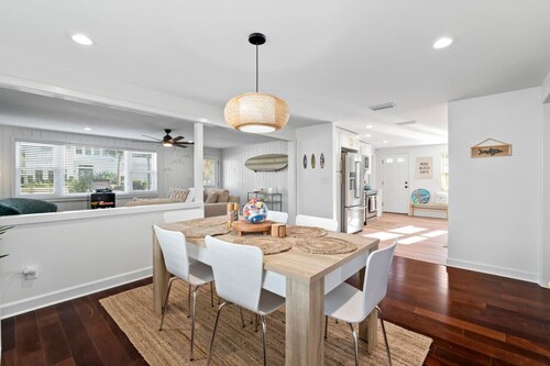 NEW - Wine Down - Heated Pool & Beach