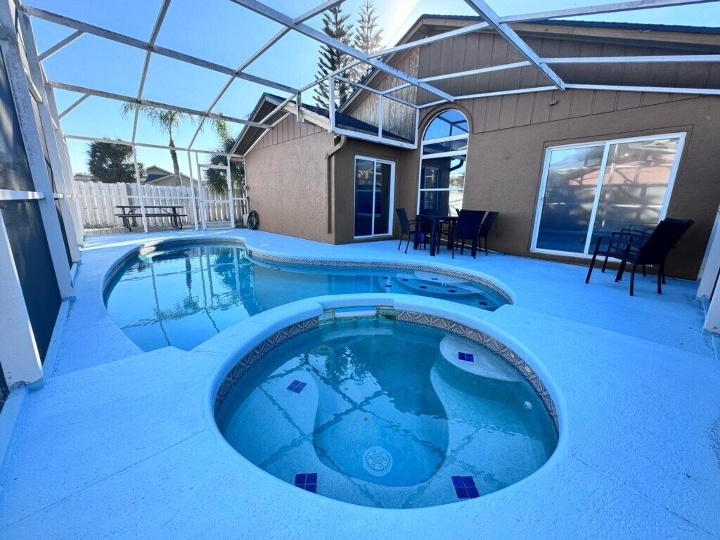 Corner Lot Pool Home Central Located near Disney