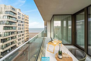 Outdoor dining - Sol i Mar - located in the heart of Westende (Middelkerke)