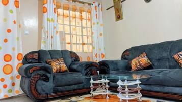 Apartment, 1 Bedroom, Accessible, Balcony | Living room