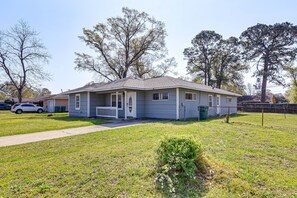 Exterior - Spacious Orange Rental ~ 3 Mi to Museums & Garden! (Orange)