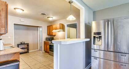 Spacious Orange Rental ~ 3 Mi to Museums & Garden!