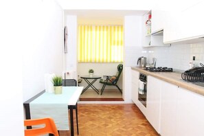 Kochgeschirr/Geschirr/Besteck