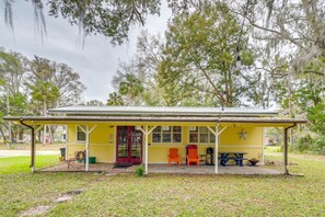 Exterior - 5 Mi to Beach: Inglis Studio w/ Patio & Grill! (Inglis)