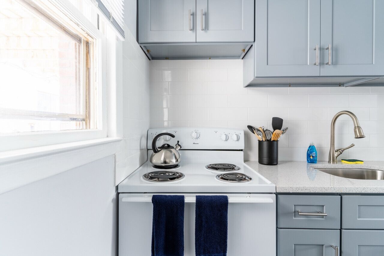 冰箱、微波炉、烤箱、炉灶