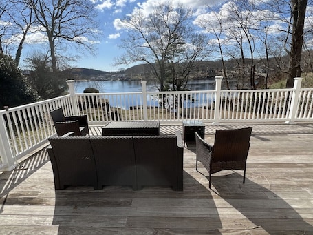 Terrace/patio. Thames River Retreat · CT College+Casinos+USCGA