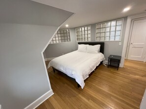 5 bedrooms, desk, iron/ironing board, travel cot