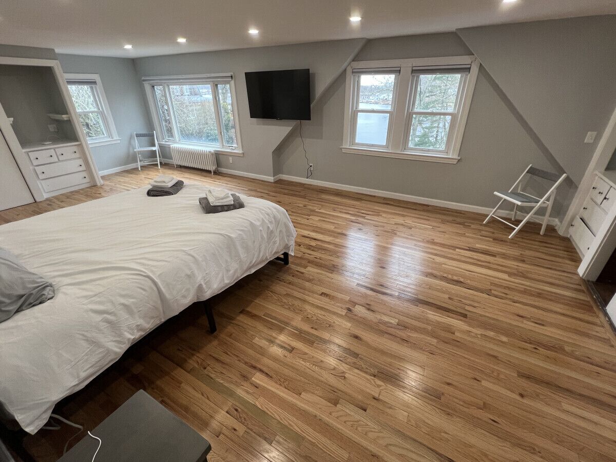 5 Schlafzimmer, Schreibtisch, Bügeleisen/Bügelbrett, Reisekinderbett