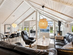 TV, peis og fotballspill