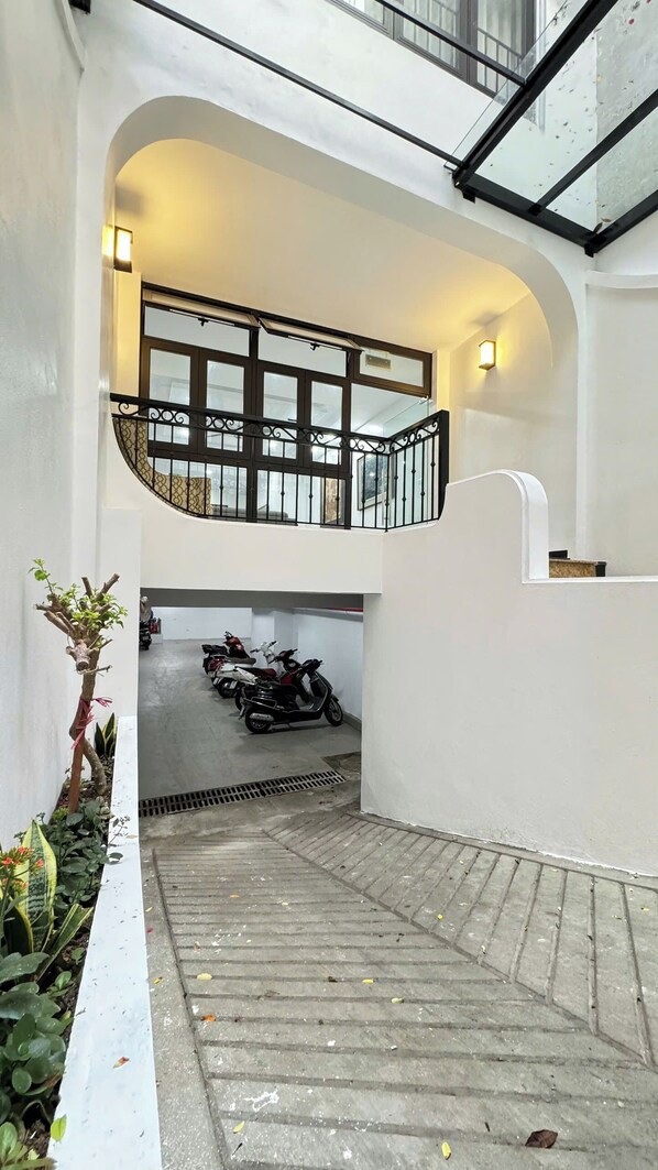 Front of property - Confetti Apartment (Hanoi)