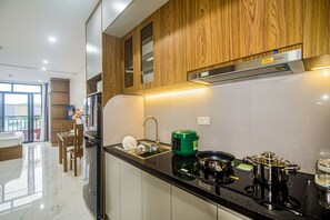 Căn hộ cơ bản | Bếp riêng | Tủ lạnh, lò vi sóng, ấm điện, lò nướng bánh mì
