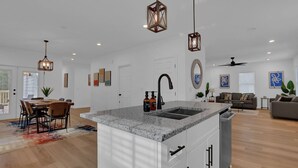 Unclassified image, 3 of 60, button - Atlanta Hamilton House, 7 Beds (Atlanta)