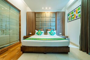 Chambre Deluxe Double ou avec lits jumeaux | 1 chambre, bureau, rideaux occultants, fer et planche à repasser